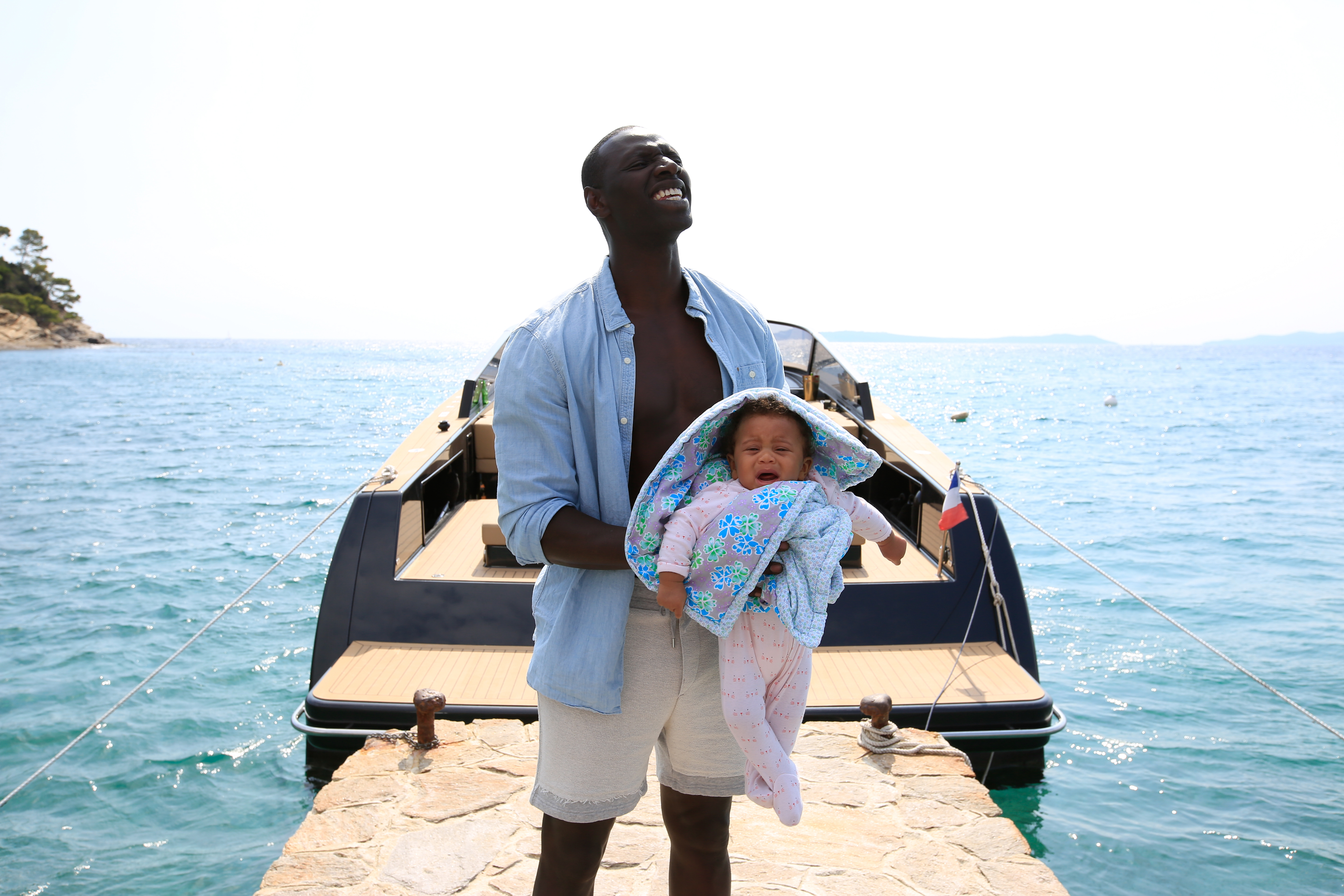 TWO IS A FAMILY (DEMAIN TOUT COMMENCE) - Moviedoc